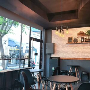 bar restaurant